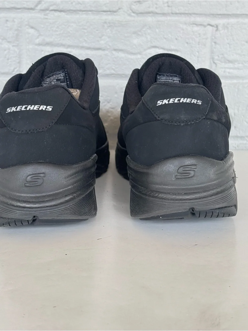 Skechers ✨black synergy